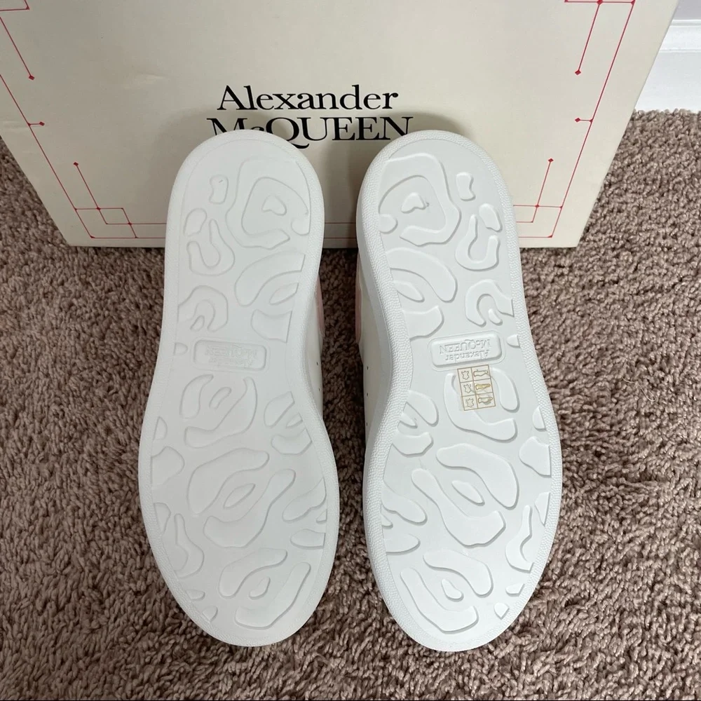 Alexander McQueen Women's Suede Oversized Sneakers White Lilac size 8 - Picture 5 of 5